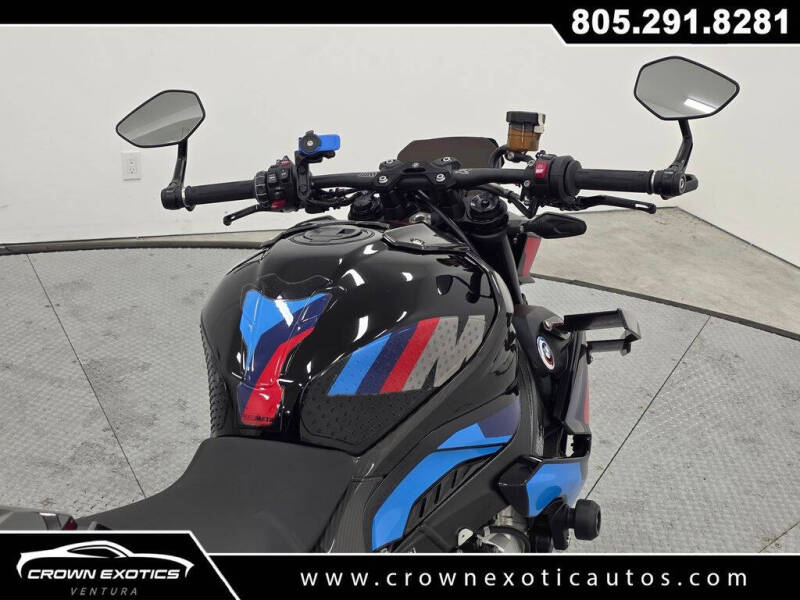 2025 BMW M 1000 R
