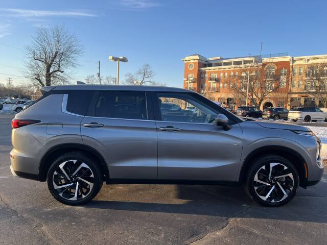 2023 Mitsubishi Outlander SE
