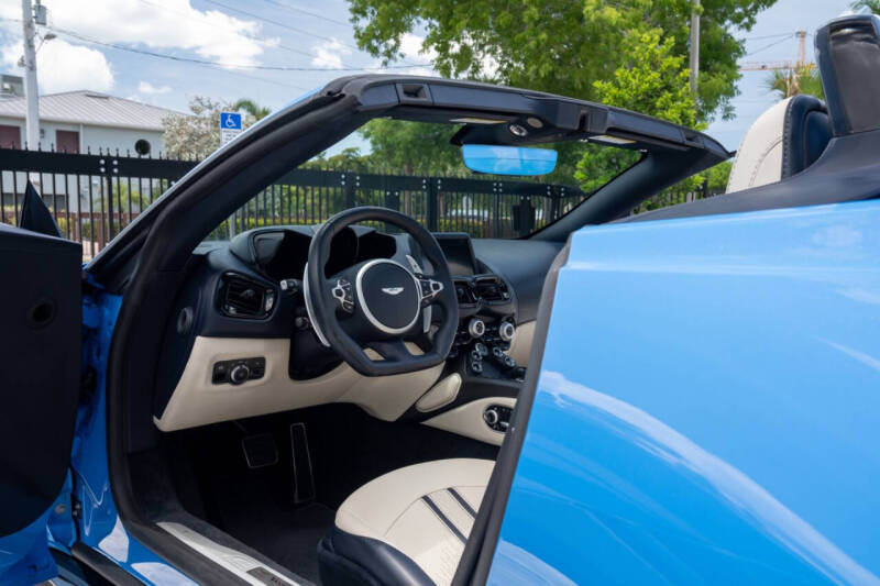 2021 Aston Martin Vantage