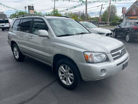 2006 Toyota Highlander Hybrid for sale at Auto Sales Center Inc in Holyoke MA