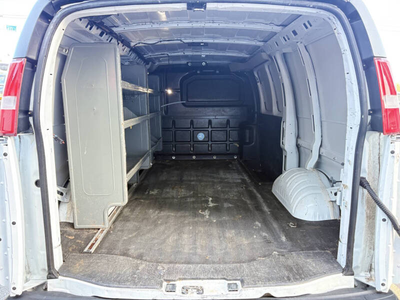 2021 Chevrolet Express 2500
