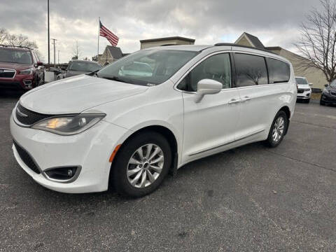2017 Chrysler Pacifica Touring-L