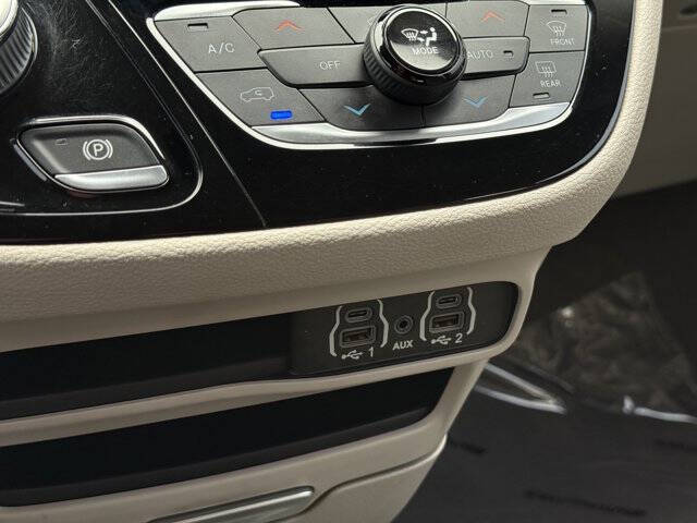 2021 Chrysler Pacifica Touring