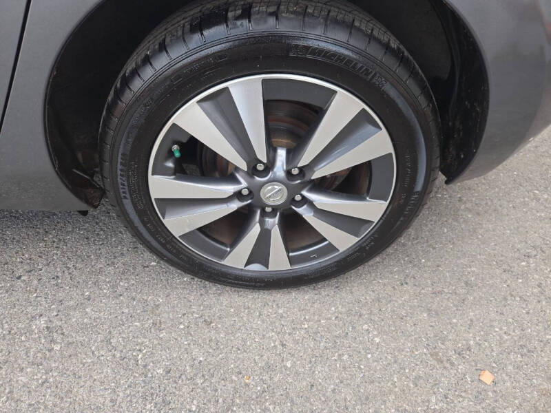 2015 Nissan LEAF SV