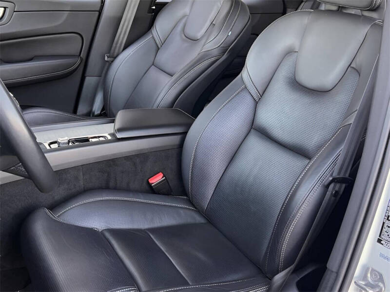 2021 Volvo XC60 T5 Inscription