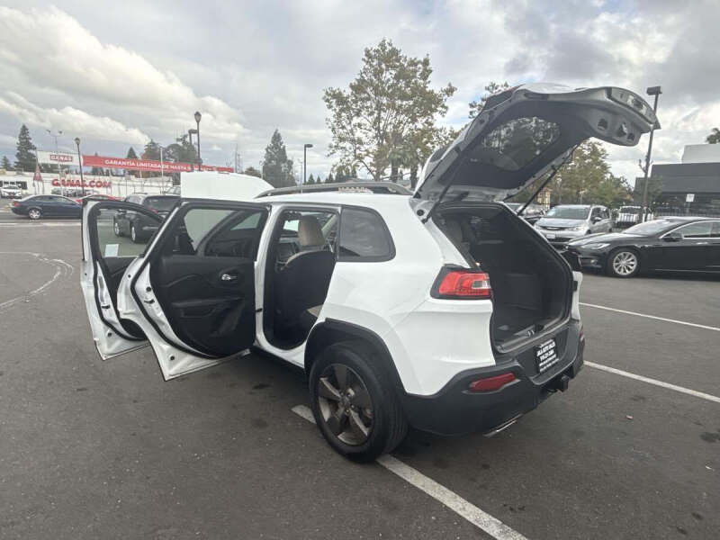 2017 Jeep Cherokee 75th Anniversary