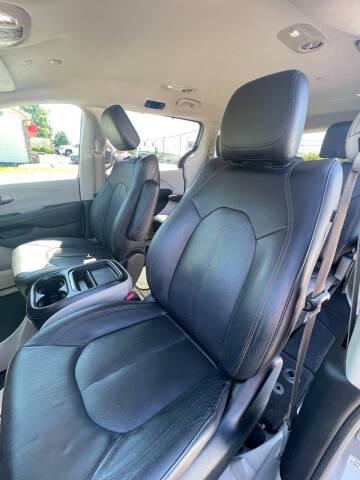 2020 Chrysler Pacifica Touring L