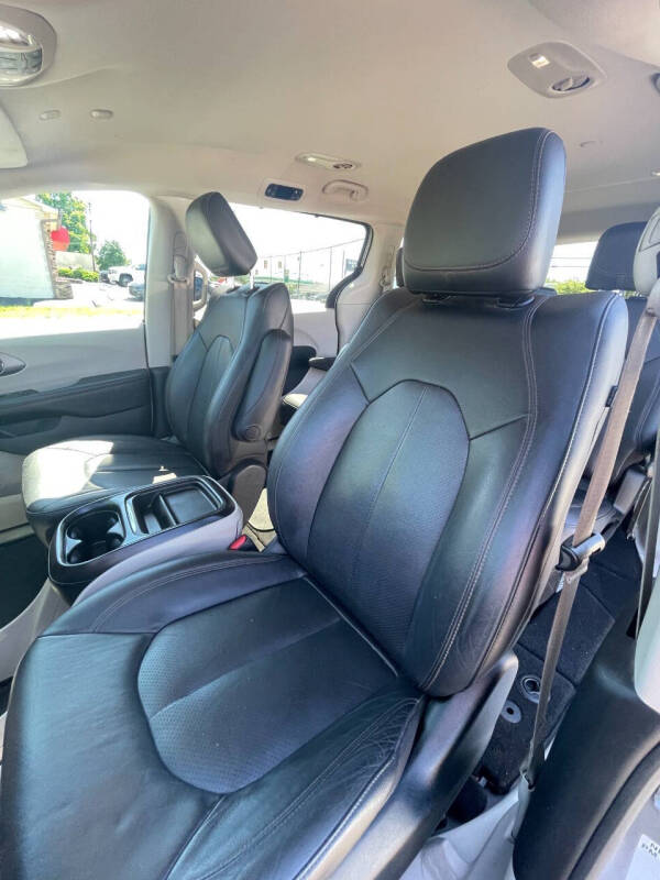 2020 Chrysler Pacifica Touring L