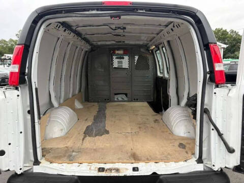 2022 GMC Savana 2500