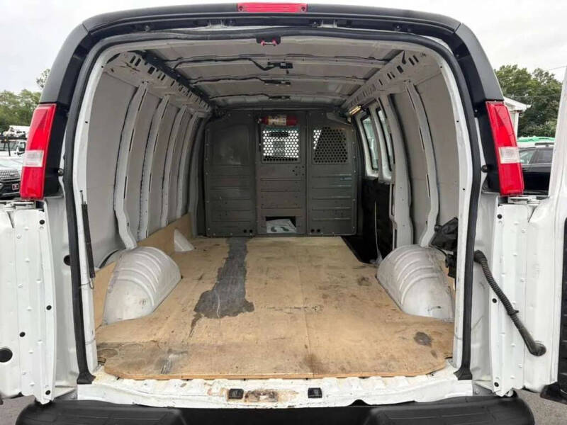 2022 GMC Savana 2500