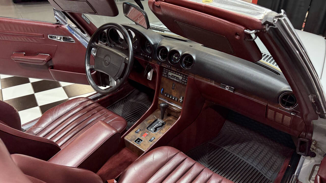 1988 Mercedes-Benz 560-Class 71