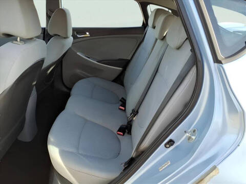 2012 Hyundai Accent SE