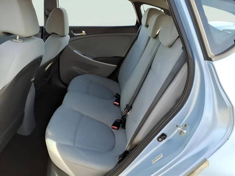 2012 Hyundai Accent SE