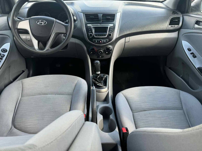2017 Hyundai Accent Value Edition