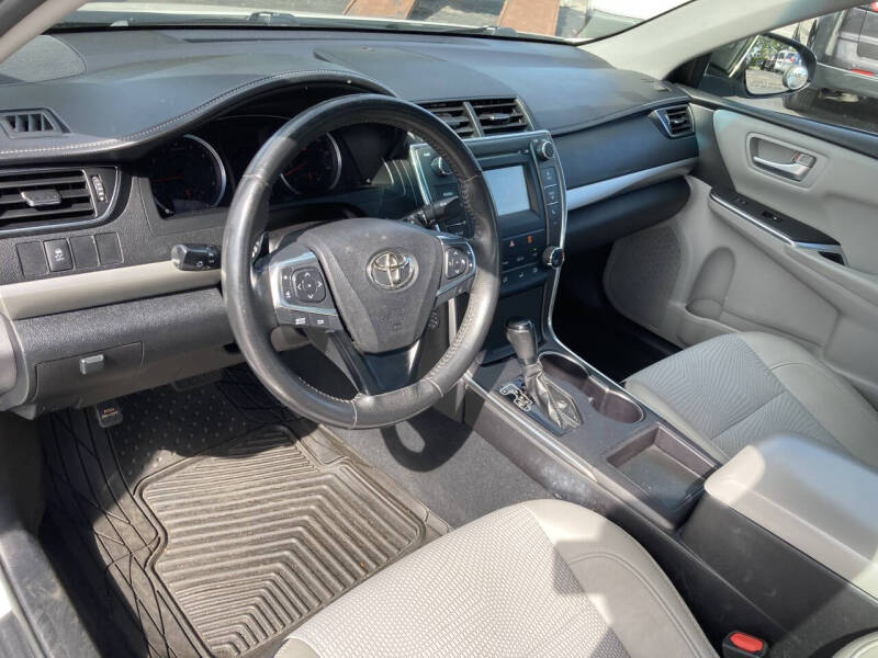 2017 Toyota Camry SE