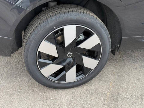 2025 Volvo XC60 T8 Plus Dark Theme