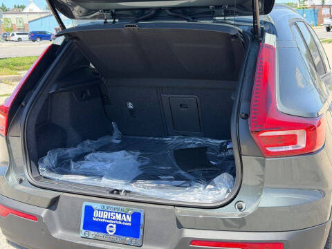 2026 Volvo XC40 B5 Plus