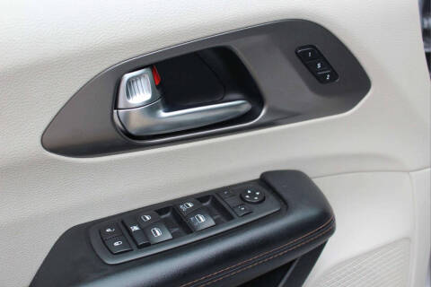 2020 Chrysler Pacifica Touring L