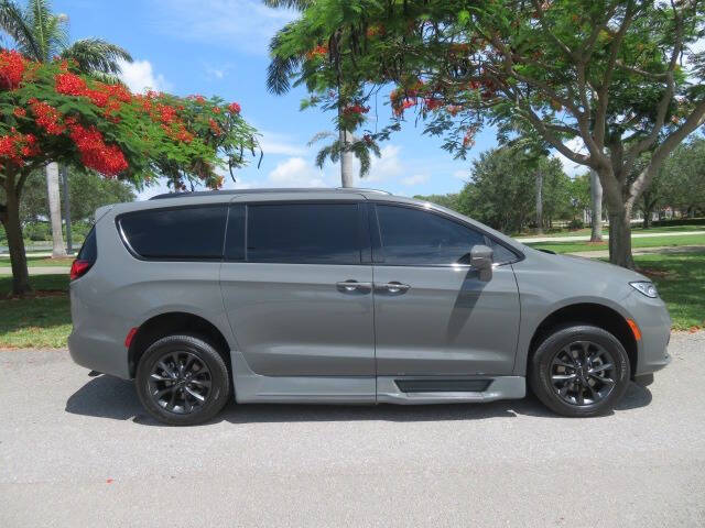 2021 Chrysler Pacifica Touring