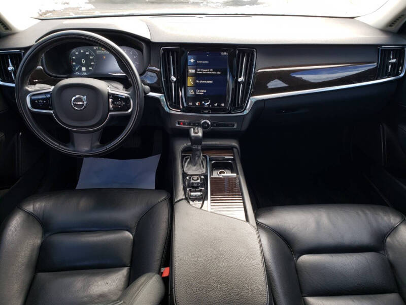 2018 Volvo S90 T6 Momentum