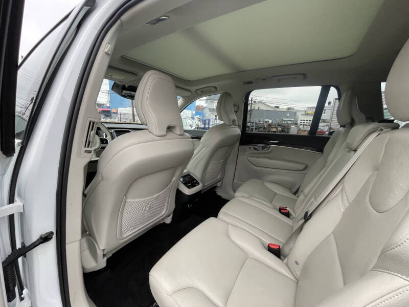 2019 Volvo XC90 T5 Momentum