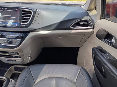 2022 Chrysler Pacifica Touring L