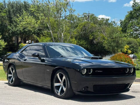2015 Dodge Challenger R/T Shaker