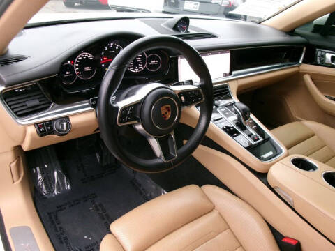 2018 Porsche Panamera 4