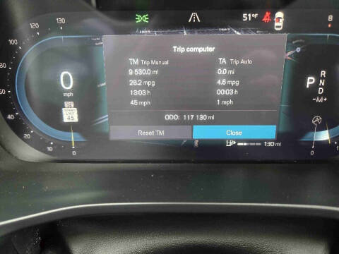 2023 Volvo XC40 B5 Plus Bright Theme