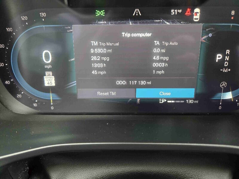 2023 Volvo XC40 B5 Plus Bright Theme