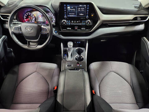 2022 Toyota Highlander LE