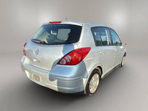 2010 Nissan Versa 1.8 S