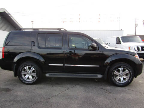 2012 Nissan Pathfinder for sale at AJA AUTO SALES INC in South Houston TX