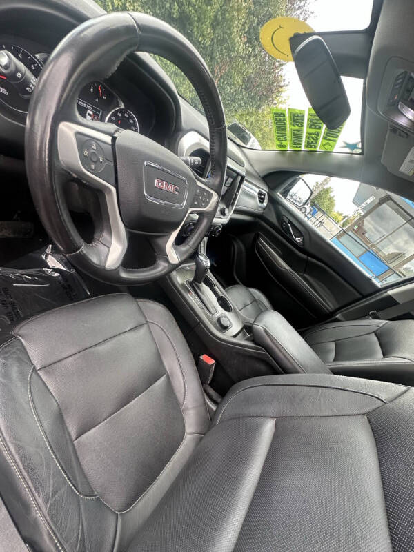 2017 GMC Acadia SLT-1