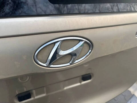 2007 Hyundai Entourage