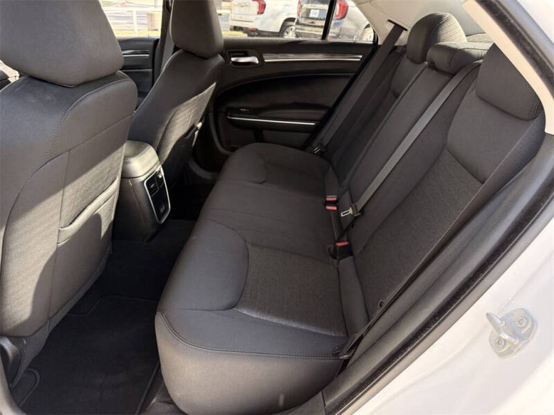 2022 Chrysler 300 Touring