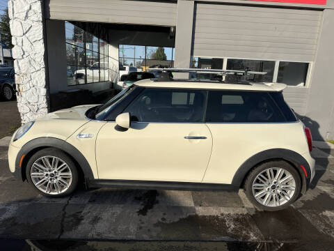 2015 MINI Hardtop 2 Door for sale at Moi Motors in Eugene OR