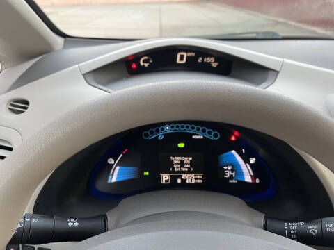2011 Nissan LEAF SV