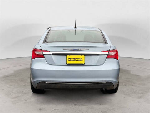 2013 Chrysler 200 Touring