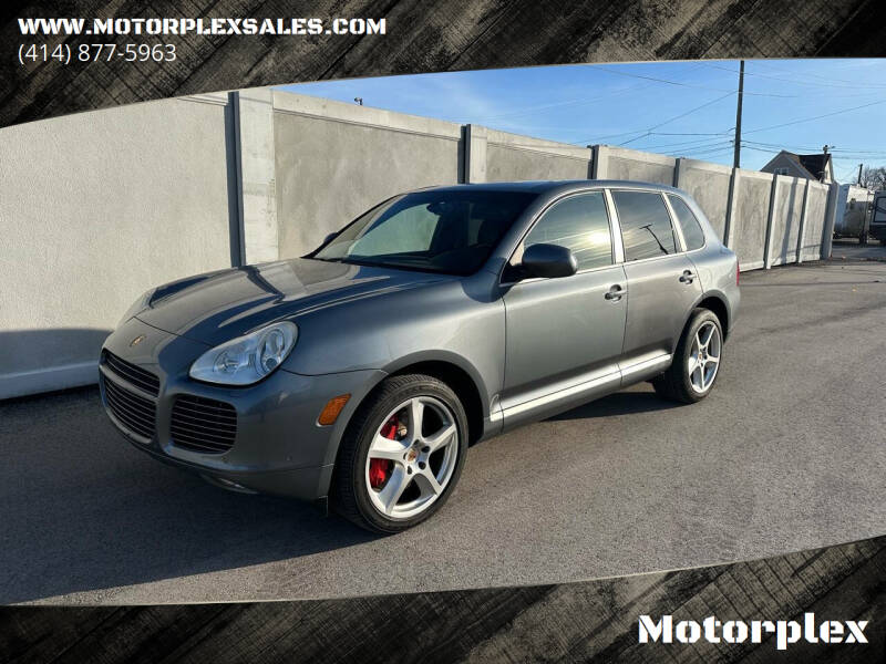 Porsche Cayenne's photo