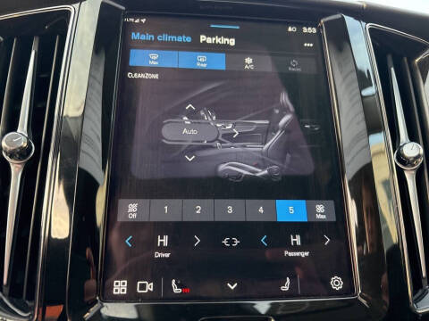 2025 Volvo XC60 B5 Plus Dark Theme