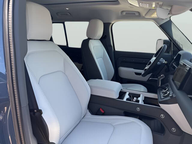 2025 Land Rover Defender 110 P300 S