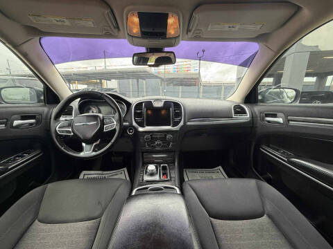 2019 Chrysler 300 Touring