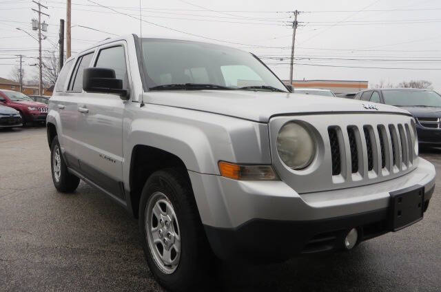 2013 Jeep Patriot Sport photo 2