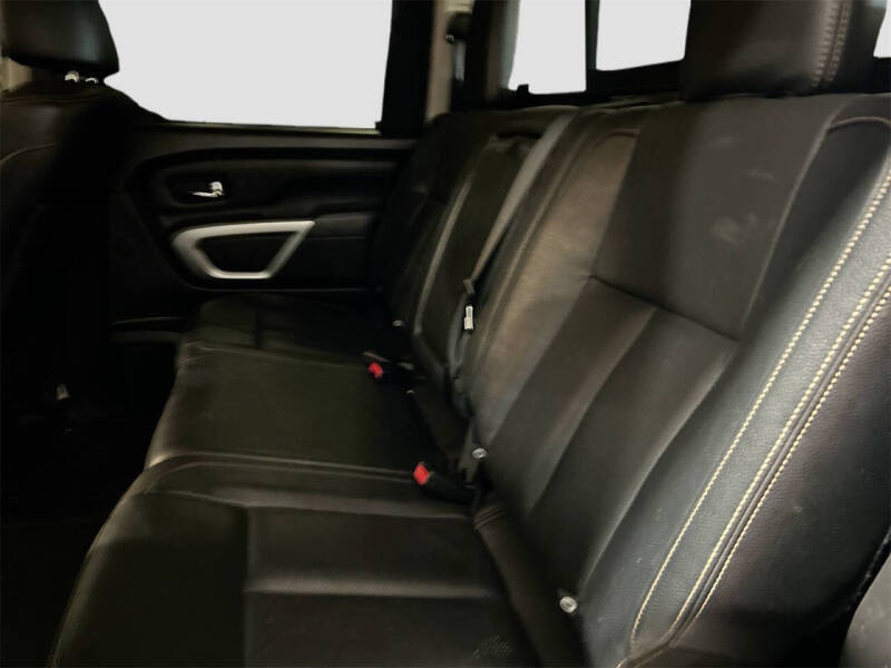 2017 Nissan Titan SL