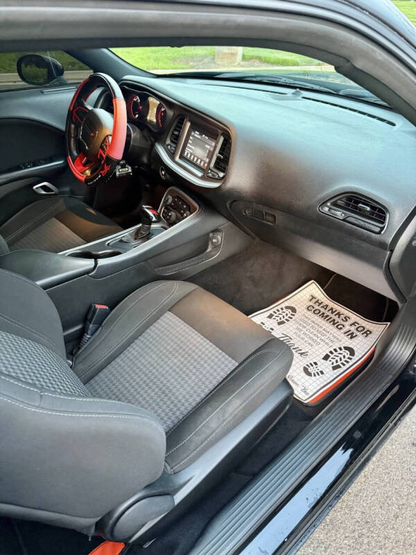 2021 Dodge Challenger SXT