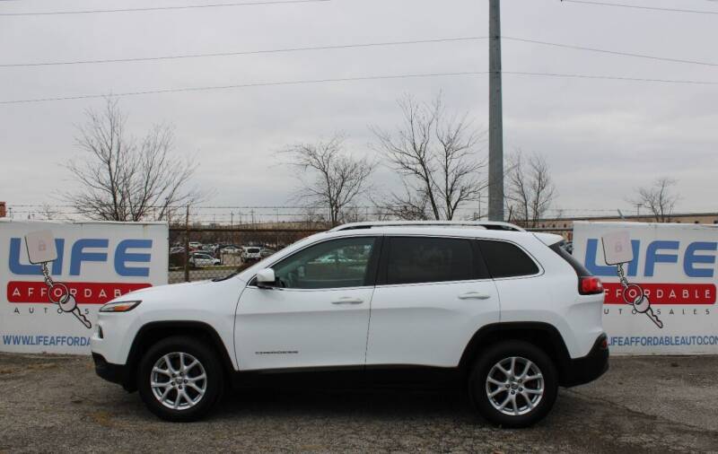 2018 Jeep Cherokee for sale at LIFE AFFORDABLE AUTO SALES in Columbus OH