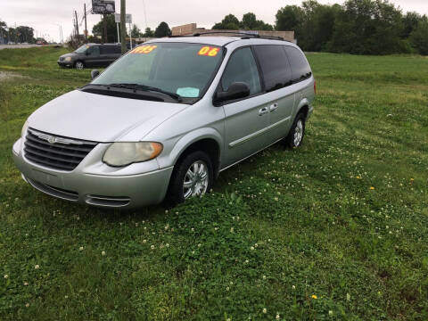 2006 Chrysler Town and Country for sale at B AND S AUTO SALES in Meridianville AL