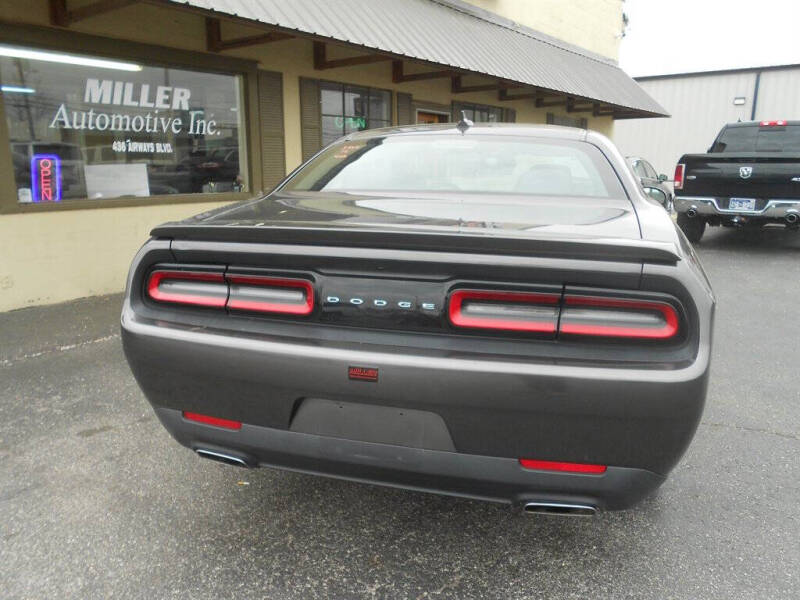 2015 Dodge Challenger SXT
