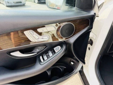 2017 Mercedes-Benz GLC GLC 300